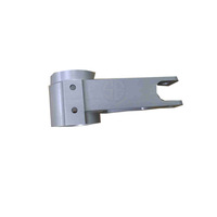 Composant de support de charnière en aluminium sablé haute précision, usiné sur mesure par CNC, pour bras oscillant de connexion