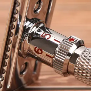 YAQI Hot Sale Mens Adjustable Metal Handle <strong>Double</strong> <strong>Edge</strong> Safety <strong>Razor</strong> Custom - Product Image 2