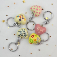 Vente en gros de haute qualité beau coeur sonore peint à la main avec porte-clés pour la décoration de cadeaux de coeur