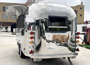 Cape Malay Durban Curry Truck Guisado lento de cordero y albaricoque, arroz amarillo aromático con pasas, servido con sambal y sambal de coco - Product Image 2