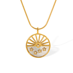 Collar con colgante de sol y luna de nácar blanco en acero inoxidable chapado en oro de 18 quilates con circonitas en forma de estrella para mujer, para uso diario. - Product Image 5