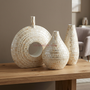 Jarrón de Mesa de Bambú y Madera con Diseño Contemporáneo y Madreperla, Forma/Tamaño/Patrón Flexible, Hecho en Vietnam - Product Image 3