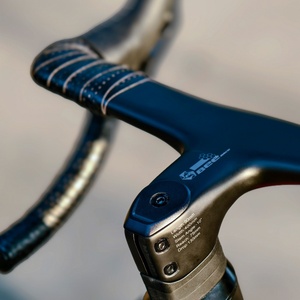 Новый шоссейный велосипед 2026 года, 7.7 кг, карбон, Shimano 105 R7120, 24 скорости, гидравлические дисковые тормоза, колеса 700C, гоночный велосипед OEM - Product Image 6