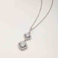 Collier pendentif double moissanite en argent S925 plaqué rhodium 1,7 CTW, design élégant halo, parfait pour les mariages féminins