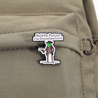 Cowboy grenouille émail broche drôle Revolver Animal broche Badge bijoux cadeau pour sac à dos vêtements amis en gros