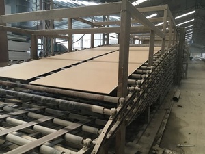 Plaque de plâtre en gypse de qualité industrielle pour <span class=keywords><strong>structure</strong></span> de cloison sèche rigide et installation professionnelle de plafond en gypse - Product Image 2