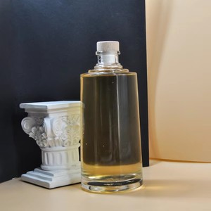Botellas de Vidrio Vacías de Alta Calidad para Licores, Vodka y Ginebra, 500 ml, Venta al por Mayor de Fábrica - Product Image 4