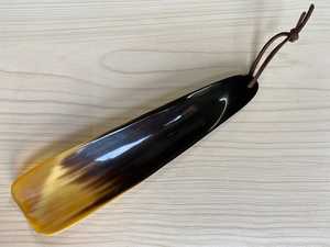 Cuerno de búfalo hecho a mano, hecho de materiales naturales, tamaño personalizado y pulido para uso diario y cómodo - Product Image 4