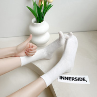 Chaussettes en coton pour femmes noir et blanc brodé conception d'orteil fendu polyvalent pour le printemps et l'automne Transparent usage quotidien manchette de corps