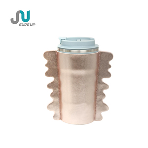 Borraccia Termica in Acciaio Inossidabile da 500ml con Catena Dorata e Custodia in Pelle, Antigoccia, per Glamping, Viaggi e Caffè all'Aperto - Product Image 3