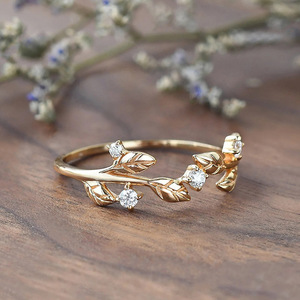 Anello Floreale a Spirale per Donne, Elegante Gioiello da Dito in Stile Giardino - Product Image 4