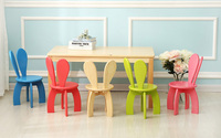 Europe Table à manger en bois massif Ensemble de chaises pour enfants Style design moderne pour chambre à coucher et école Application Lecture Apprentissage
