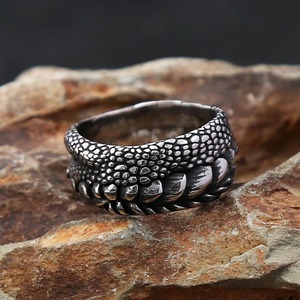 Yunnique – bague en acier inoxydable pour hommes, design irrégulier, bijoux punk, cadeau - Product Image 4