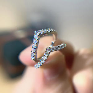 Anello da Donna Q689 con Diamante Taglio Brillante Rotondo Colore G Naturale Stile Classico per Fidanzamento - Product Image 4