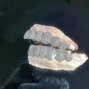 Grillz de luxe en diamant Mossinate les plus vendus, personnalisés, style Hip Hop, avec incrustations de diamants, pour hommes et femmes, disponibles à prix d'exportation - Product Image 2