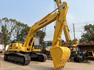 Excavatrice sur chenilles Komatsu PC300 de 30 tonnes d'occasion avec godet de terrassement, moteur Cummins, puissance de 159 kW - Product Image 3