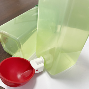 Botellas de agua de conejito lindo de 1.0L <span class=keywords><strong>para</strong></span> pájaro/conejo/hámster/dispensador de agua <span class=keywords><strong>para</strong></span> mascotas bebedero automático 72 Uds por caja de cartón - Product Image 6