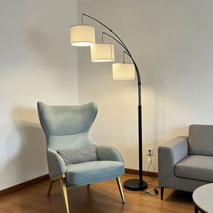 Lámpara de Pie LED de Arco Regulable con 3 Bombillas, Control Remoto y Interruptor de Pie, Poste Giratorio de Acero Inoxidable, Diseño Mid-Century, Alto CRI 90 - Product Image 6