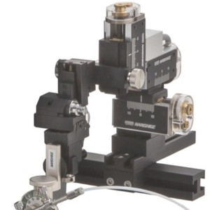 Bras robotique électrique Narishige Mm-94B 70x100x120mm, système de micro-injection pour usage en laboratoire - Product Image 1