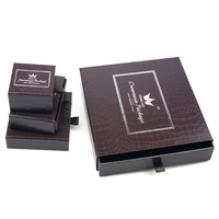 Boîte cadeau écologique en carton rigide à tiroir coulissant Crown Win avec gaufrage pour emballage de bijoux, avec insert en mousse et couvercle en carton