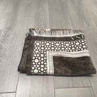 Grossiste Nouveau design classique Tapis de prière musulman antidérapant en polyester à poils courts et dos en polypropylène