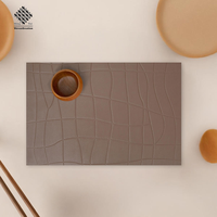 Napperon de table antidérapant en PVC gaufré réutilisable, effet cuir, avec coussinet en vinyle grainé pour usage domestique - Vente en gros