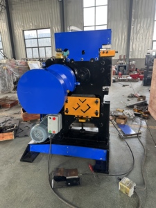 Machine de découpe et de poinçonnage à cinq postes 900KN pour profilés en acier 125x125x12 et canaux 160 - Product Image 5