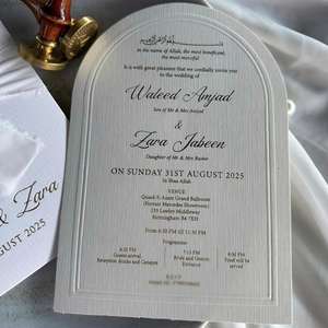 Invitaciones de Boda Artísticas Personalizadas al por Mayor en Papel Kraft con Acabado en Relieve y Serigrafía para Distribuidores de Boutiques de Bodas - Product Image 1