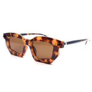 Gafas <span class=keywords><strong>de</strong></span> sol retro <span class=keywords><strong>modernas</strong></span> unisex nueva tendencia <span class=keywords><strong>de</strong></span> moda con <span class=keywords><strong>lentes</strong></span> transparentes estilo <span class=keywords><strong>de</strong></span> logotipo personalizado en marco negro y azul <span class=keywords><strong>para</strong></span> hombres y mujeres - Product Image 6