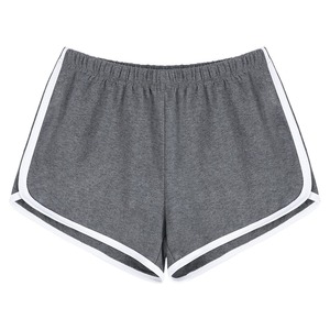 Short de course pour femmes, noir avec bordure blanche, taille élastique, vêtements de sport pour la remise en forme, l'exercice, le yoga et les activités de plage - Product Image 3