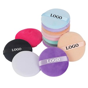พัฟกำมะหยี่กลมพิมพ์โลโก้ได้ พร้อมริบบิ้น สำหรับแต่งหน้า - Product Image 1