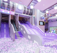 Parque de juegos interior comercial de 2500 m² con tobogán de tubo y piscina de bolas de plástico para niños