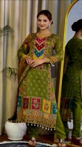 Nouvelle collection traditionnelle de designers, salwar kameez en soie chinon brodée avec des séquences, avec dupatta, sans plis - Product Image 4