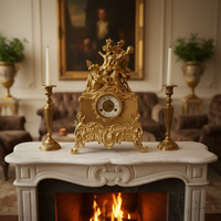 Horloge à mélodie de style antique européen Rococo en laiton doré, avec sculpture de couple courant, pour cheminée