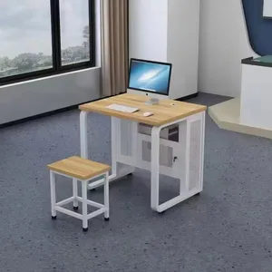 学校のコンピューターデスクと椅子シングルとダブルシーター用にセットされた現代的なコンピューターデスクと椅子