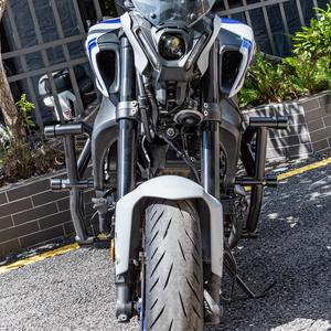 XXUN Motocicleta Carretera Acrobacias Jaula Barra de Choque Marco de Protección del Motor Parachoques Protector contra Caídas para Yamaha 2017 <span class=keywords><strong>MT09</strong></span> SP 2021 2022 <span class=keywords><strong>2023</strong></span> - Product Image 5