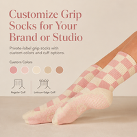Chaussettes antidérapantes mi-mollet à carreaux rose beige pour le yoga, la barre, l'entraînement et le fitness, avec logo personnalisé, en silicone antidérapant pour femmes
