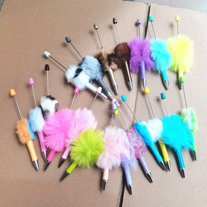 Lindo bolígrafo de plástico DIY para decorar con cuentas, regalo novedoso para niñas con diseño de pompón - Product Image 4