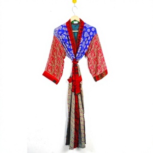 Kimono de satén de seda vintage hecho a mano para mujer, transpirable, elegante, floral/liso, de manga larga, con cordón, para dama de honor - Product Image 1