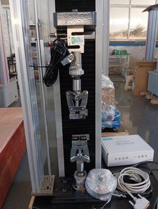 Probador de tracción de goma de elastómero de columna única de control informático ASTM D412 - Product Image 2