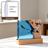 Lámpara de Escritorio Rectangular Plana de Resina de Madera de Burl, Luz Nocturna USB con Base de Madera de Haya, Diseño de Ballena y Buceador en Micropaisaje, Azul Océano con Epoxi