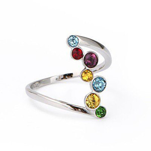 Anello Rotondo con Zirconi Colorati, Gioiello Minimalista ed Elegante per Donna, Uso Quotidiano, Regalo Chic - Product Image 2