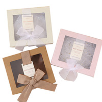 Couvercle transparent de luxe personnalisé en gros et boîte en carton cadeau de base avec ruban et fenêtre transparente