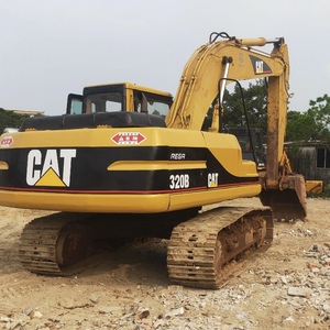 Vente flash : Excavatrice sur chenilles d'occasion Cat 320B, bien entretenue, pour travaux de terrassement et projets de construction lourde. - Product Image 3
