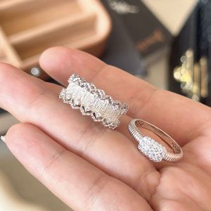 Anillo de Plata de Ley S925 de Lujo Ligero Vintage, Encaje Francés, Diseño de Joyería con Abertura Hueca Tallada - Product Image 3