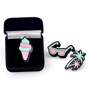 Nhà Máy Trực Tiếp Bán Chất Lượng Tuyệt Vời Glitter Pin Cứng Men Pins Với Ủng Hộ Tùy Chỉnh - Product Image 2