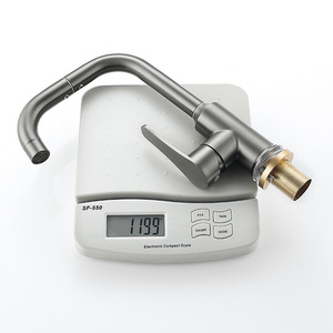 Fregadero de cocina de acero inoxidable con grifo empotrado de un solo orificio, acabado en gris bronce cepillado - Product Image 1