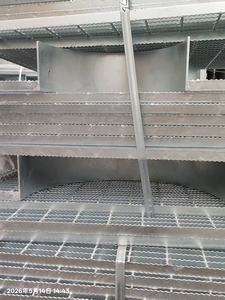 Grille en acier dentelé galvanisé à chaud durable, spécifications personnalisées, <span class=keywords><strong>dalle</strong></span> de passerelle antirouille pour la construction, l'usine, l'atelier - Product Image 5
