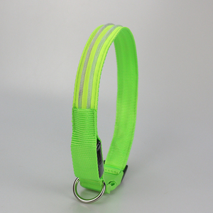 Collar LED Recargable USB para Perros, Superventas 2025, con Luces Intermitentes Multimodo, Diseño Simple a Rayas de Poliéster y <span class=keywords><strong>TPU</strong></span> - Product Image 4