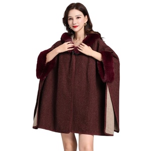 Capa con Capucha de Piel Sintética de Conejo para Mujer, Poncho Oversize con Mangas Murciélago, Suéter Tipo Capa para Actividades al Aire Libre y Bodas - Product Image 2